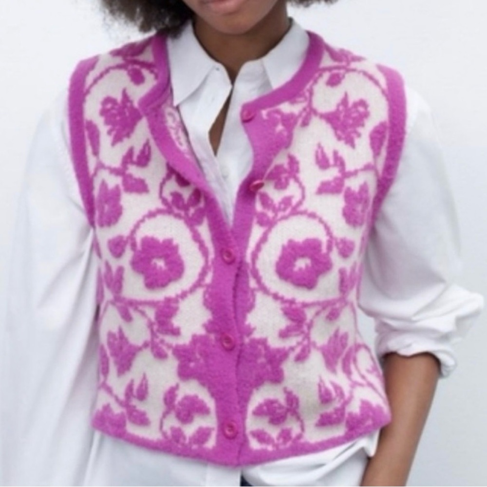 Women’s Pink Floral Knit Button Vest Sweater